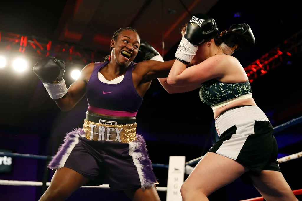 Claressa Shields w walce z Szilvią Szabados Claressa Shields w walce z Szilvią Szabados