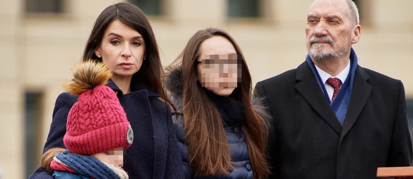 Marta Kaczyńska z córkami Marta Kaczyńska z córkami