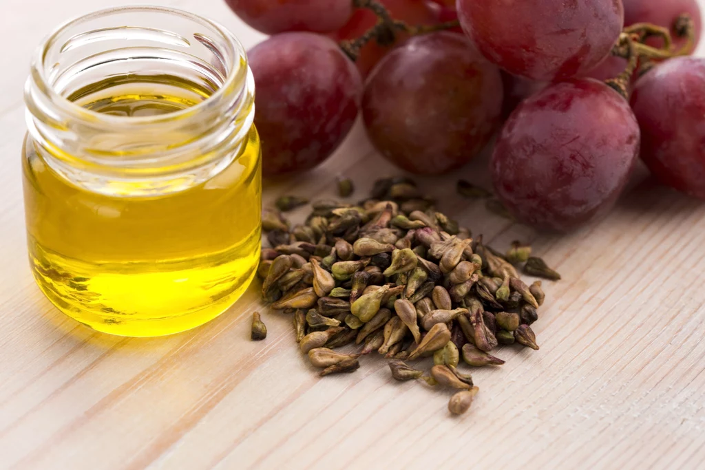 Olej z pestek winogron jest neutralny w smaku i nie ma zapachu