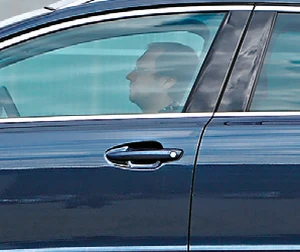 W wersjach z dostępem bezdotykowym psują się czujniki w klamkach.