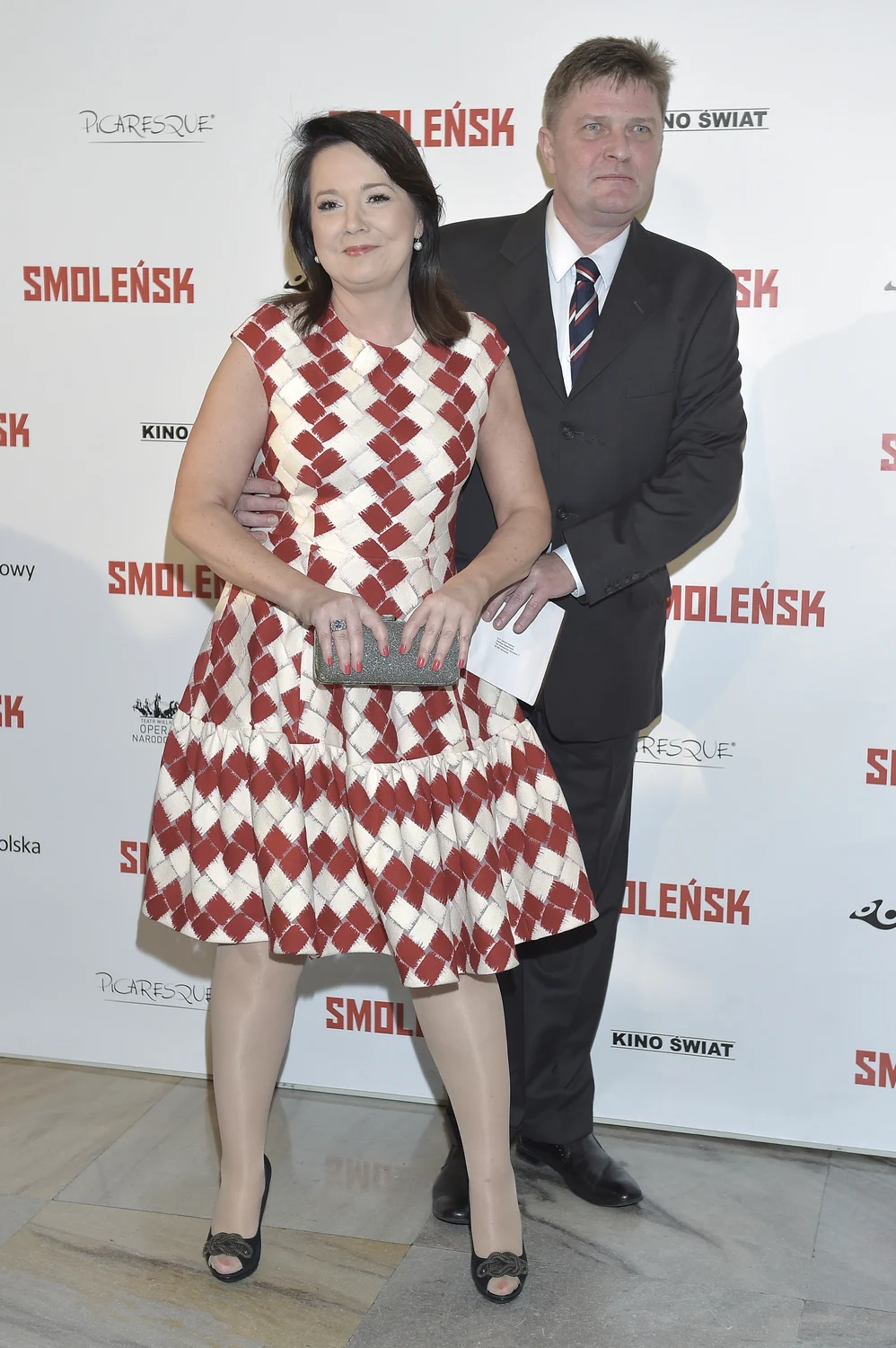 Danuta Holecka z mężem na premierze filmu "Smoleńsk" Danuta Holecka z mężem na premierze filmu "Smoleńsk"