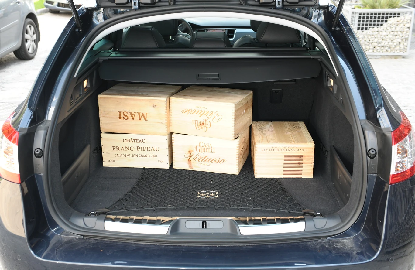 Wg naszych pomiarów pojemność bagażnika to nie 518, lecz i tak niezłe 508 l.