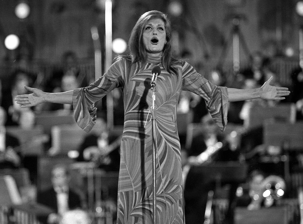 Dalida na scenie w 1969 r.