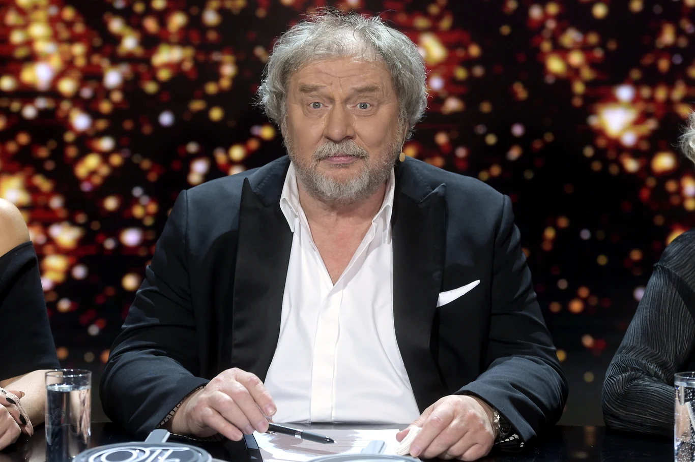 Od 2014 roku Grabowski jest jurorem w programie "Taniec z Gwiazdami". Aktor nie ukrywa, że na tańcu zupełnie się nie zna; w show Polsatu, zamiast oceniać taneczne umiejętności uczestników, koncentruje się na wymyślaniu częstochowskich rymowanek komentujących występy gwiazd.