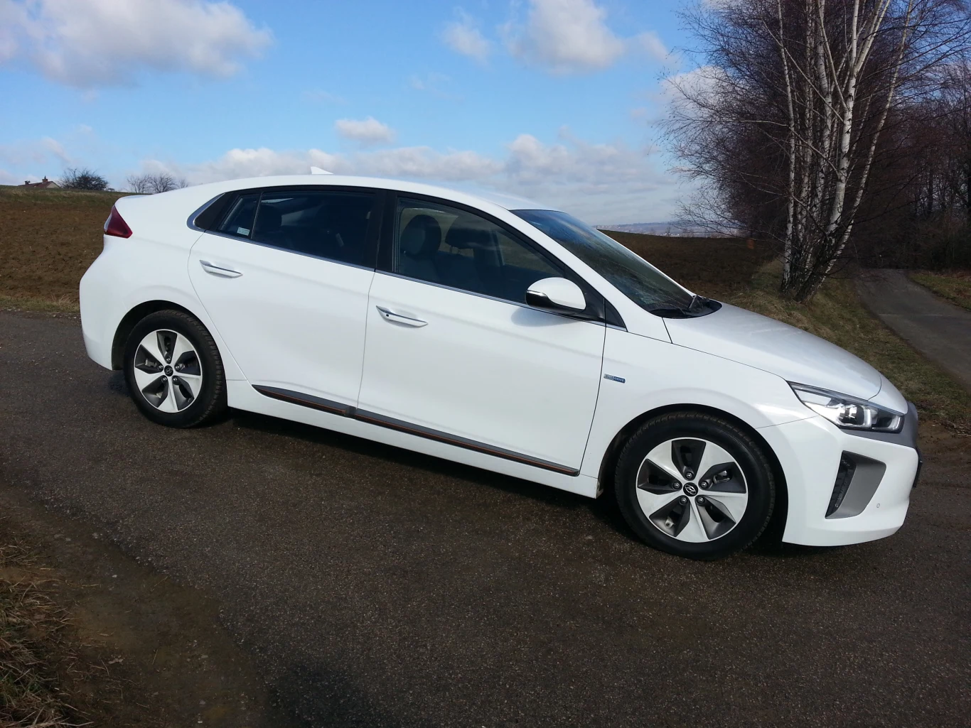 Hyundai IONIQ Electric Hyundai IONIQ Electric