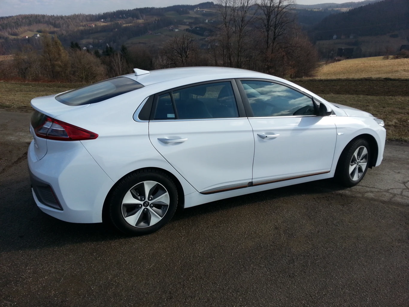 Hyundai IONIQ Electric Hyundai IONIQ Electric