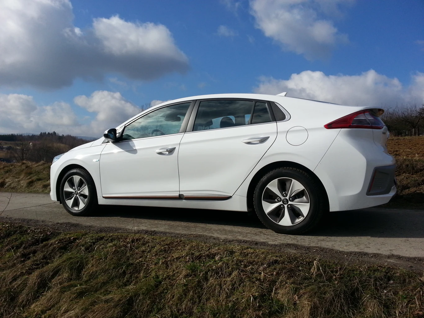 Hyundai IONIQ Electric Hyundai IONIQ Electric
