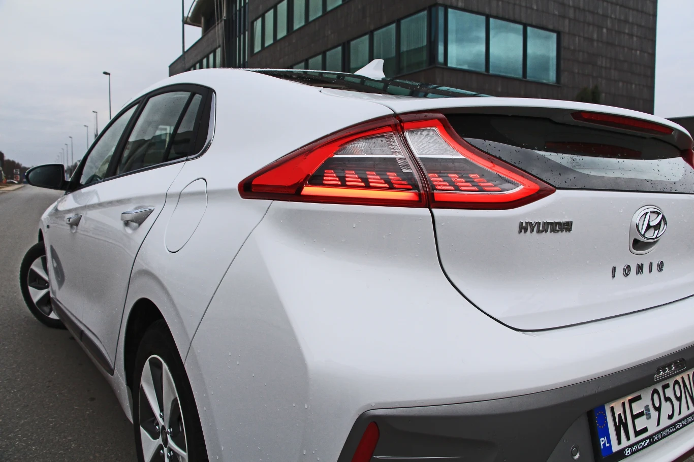 Hyundai IONIQ Electric Hyundai IONIQ Electric