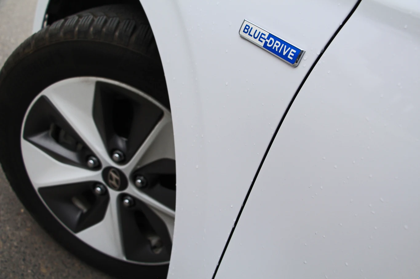 Hyundai IONIQ Electric Hyundai IONIQ Electric