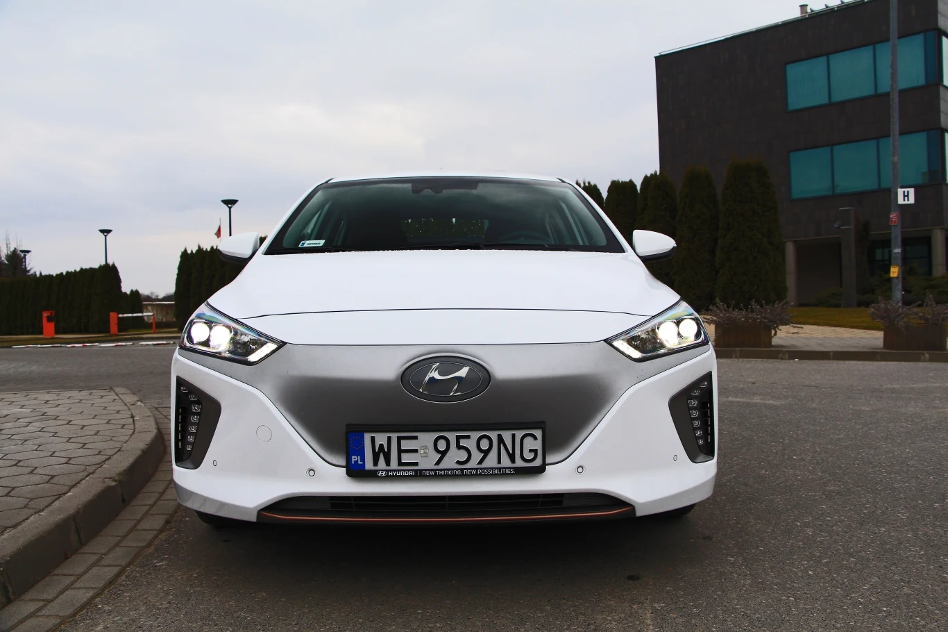 Hyundai IONIQ Electric Hyundai IONIQ Electric