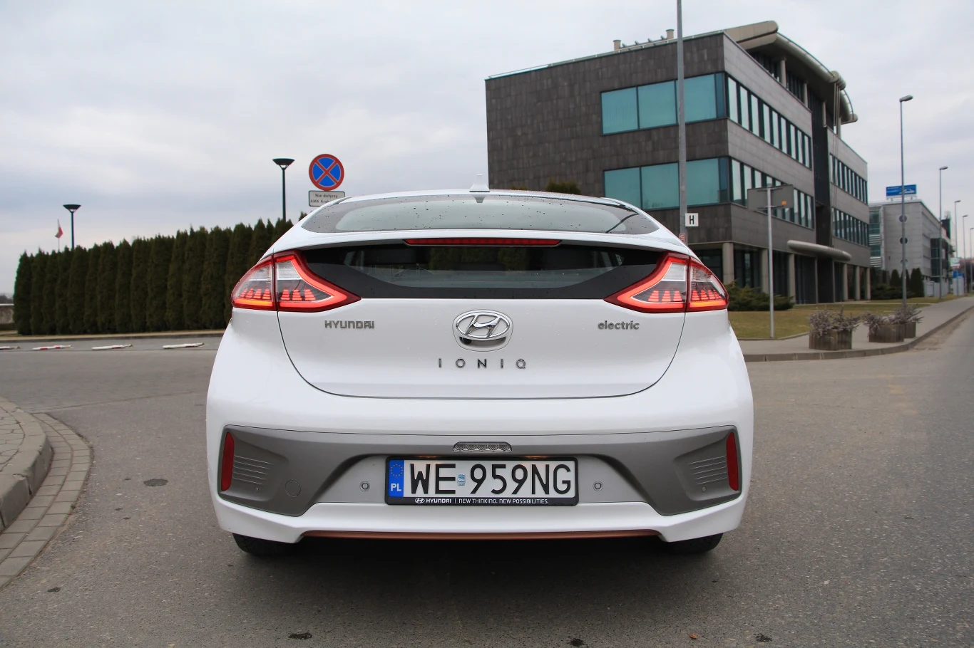 Hyundai IONIQ Electric Hyundai IONIQ Electric