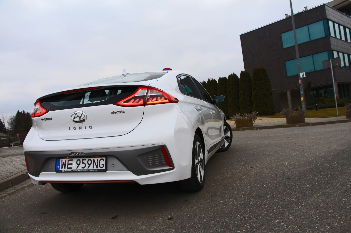 Hyundai IONIQ Electric Hyundai IONIQ Electric