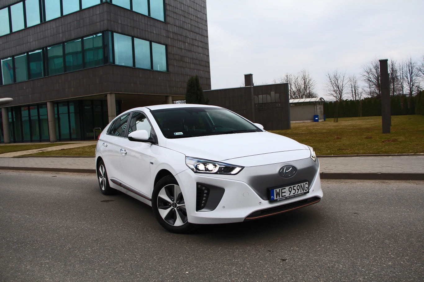 Hyundai IONIQ Electric Hyundai IONIQ Electric