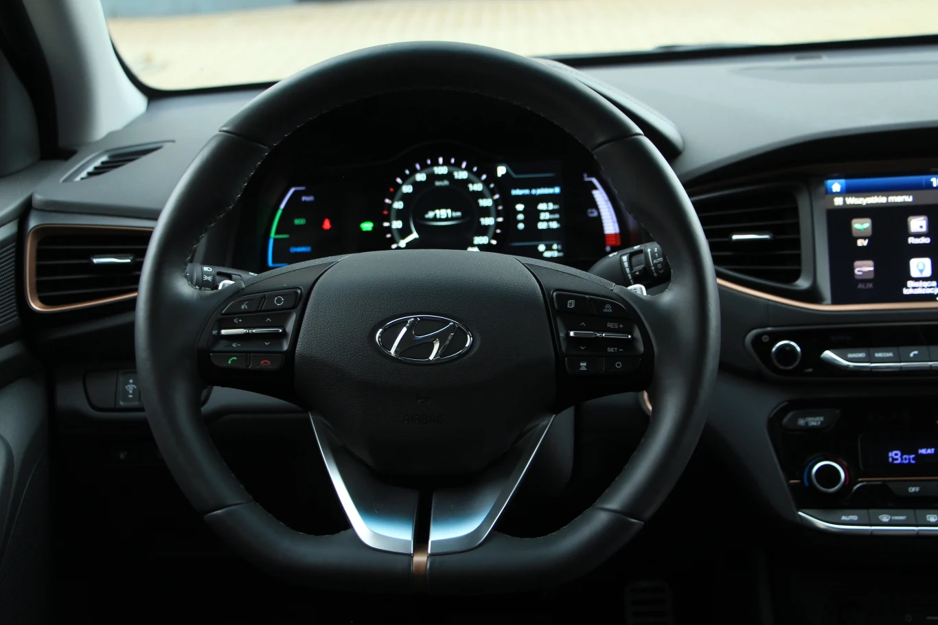 Hyundai IONIQ Electric Hyundai IONIQ Electric