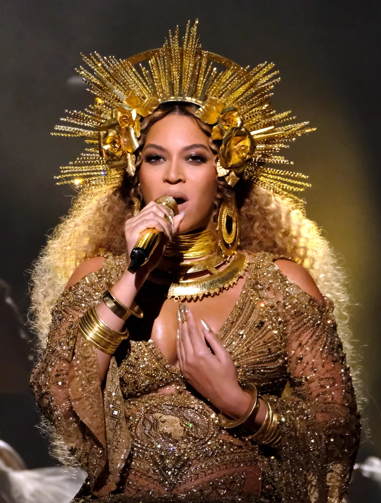 Beyonce urodzi bliźniaków?