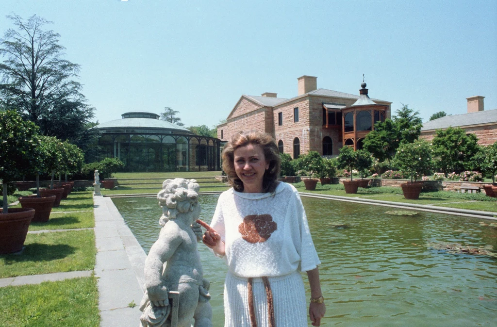 Barbara Piasecka Johnson na terenie swojej posiadłości w Princeton, 4 czerwca 1986 roku