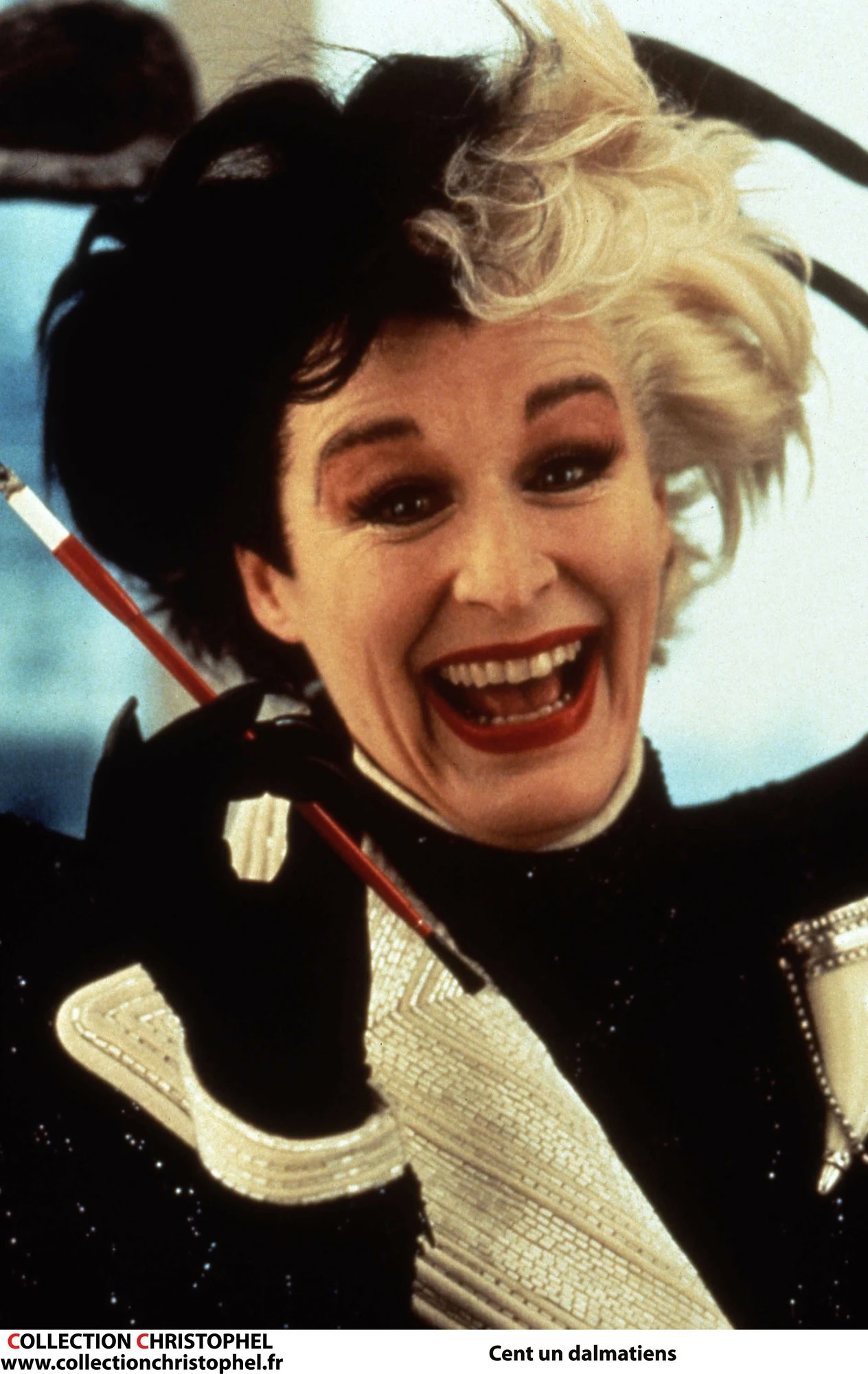 W 1996 roku Glenn Close zagrała jedną ze swych najbardziej ikonicznych ról - w hicie Disneya "101 dalmatyńczyków" wcieliła się w kolorową projektantkę Cruellę de Vil.

Rola przyniosła aktorce nominację do Złotego Globu w kategorii "najlepsza aktorka w komedii/musicalu"; Close przegrała jednak rywalizację z Madonną, która triumfowała za tytułową rolę w musicalu "Evita".

W 2000 roku Close wróciła jako Cruella de Vil w "102 dalmatyńczykach".