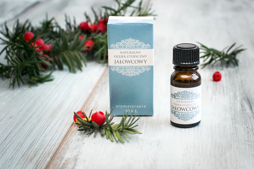 Naturalny olejek eteryczny jałowcowy Naturalny olejek eteryczny jałowcowy