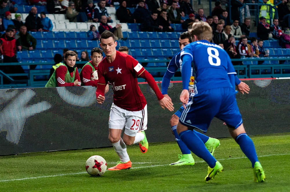 "Biała Gwiazda" w końcówce zapewniła sobie zwycięstwo nad immieniczką z Płocka "Biała Gwiazda" w końcówce zapewniła sobie zwycięstwo nad immieniczką z Płocka