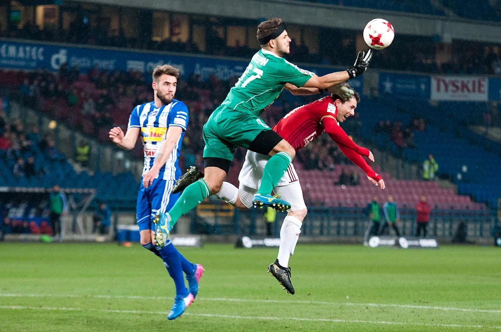 "Biała Gwiazda" w końcówce zapewniła sobie zwycięstwo nad immieniczką z Płocka "Biała Gwiazda" w końcówce zapewniła sobie zwycięstwo nad immieniczką z Płocka