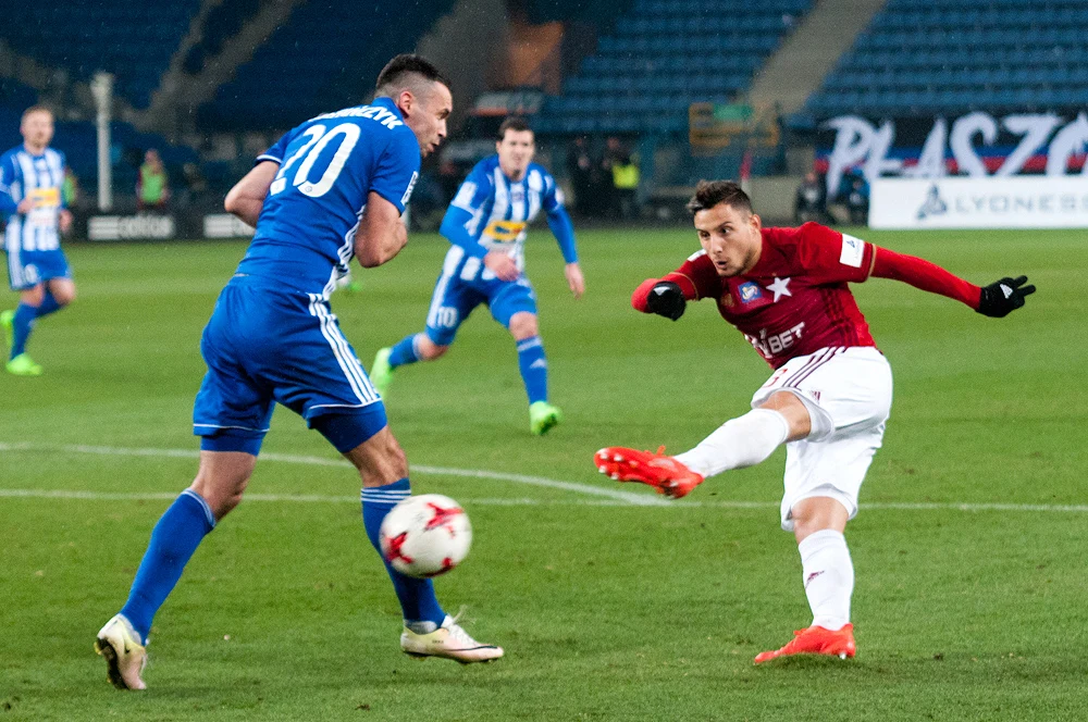 "Biała Gwiazda" w końcówce zapewniła sobie zwycięstwo nad immieniczką z Płocka "Biała Gwiazda" w końcówce zapewniła sobie zwycięstwo nad immieniczką z Płocka