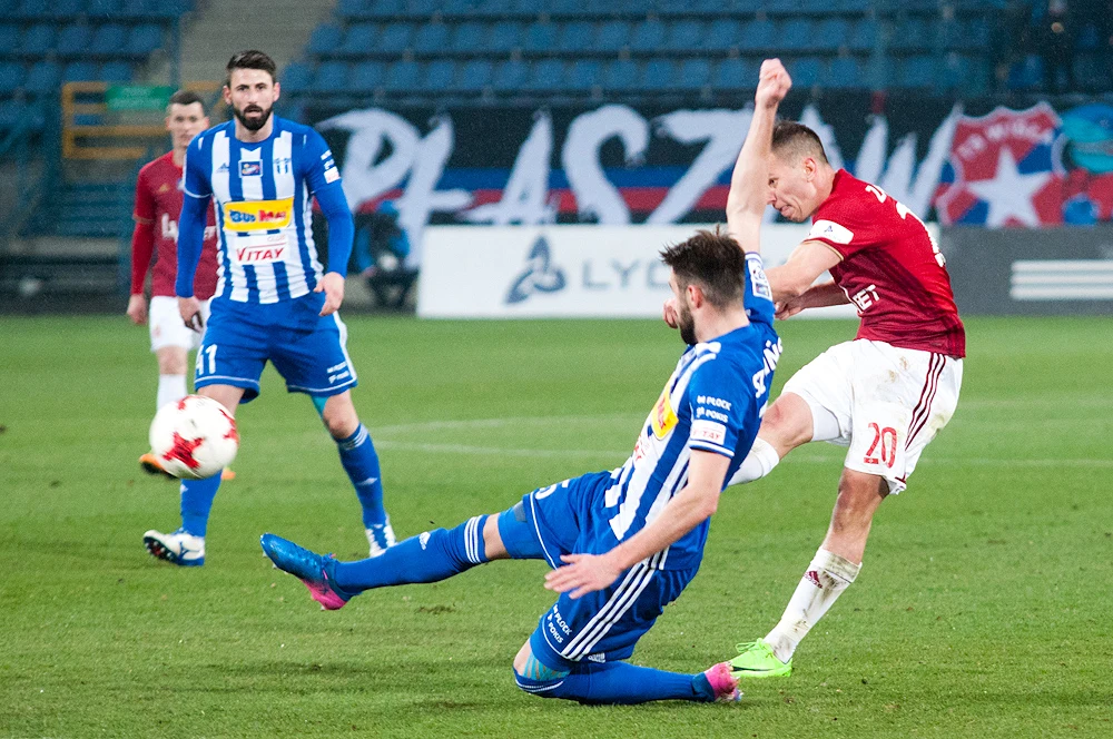 "Biała Gwiazda" w końcówce zapewniła sobie zwycięstwo nad immieniczką z Płocka "Biała Gwiazda" w końcówce zapewniła sobie zwycięstwo nad immieniczką z Płocka