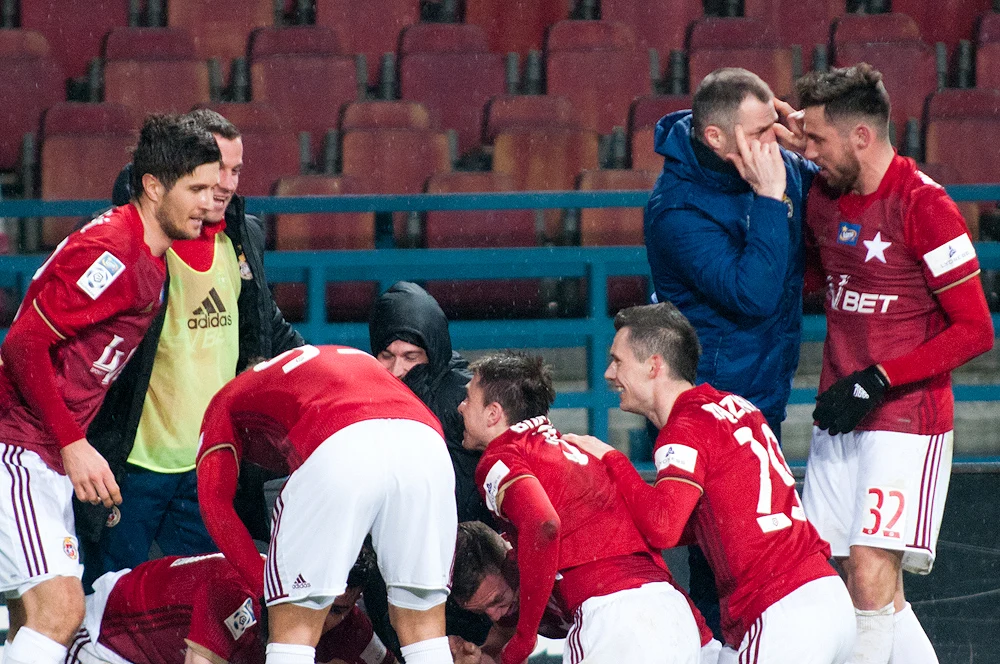 "Biała Gwiazda" w końcówce zapewniła sobie zwycięstwo nad immieniczką z Płocka "Biała Gwiazda" w końcówce zapewniła sobie zwycięstwo nad immieniczką z Płocka