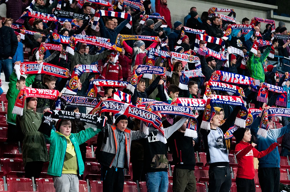 "Biała Gwiazda" w końcówce zapewniła sobie zwycięstwo nad immieniczką z Płocka "Biała Gwiazda" w końcówce zapewniła sobie zwycięstwo nad immieniczką z Płocka