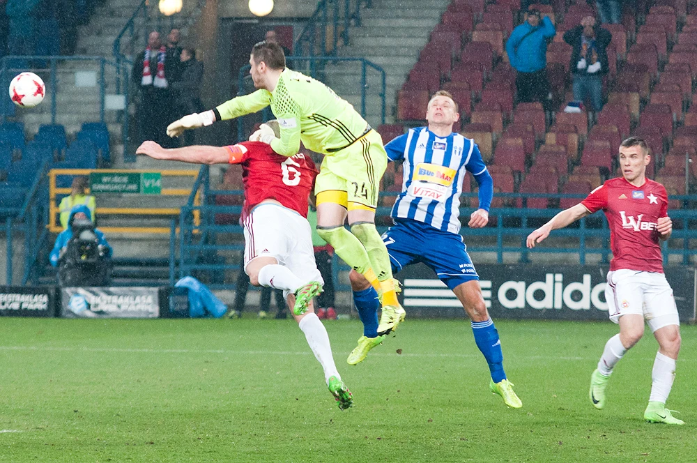 "Biała Gwiazda" w końcówce zapewniła sobie zwycięstwo nad immieniczką z Płocka "Biała Gwiazda" w końcówce zapewniła sobie zwycięstwo nad immieniczką z Płocka