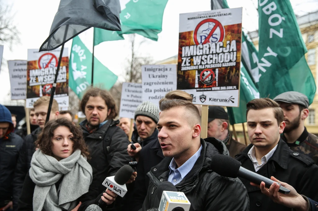 Przedstawiciele organizacji narodowych protestowali przeciw wschodniej polityce imigracyjnej rządu Przedstawiciele organizacji narodowych protestowali przeciw wschodniej polityce imigracyjnej rządu