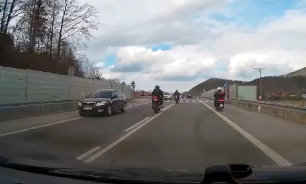 "Motocykle są wszędzie"? I kogo to niby ma obchodzić? 