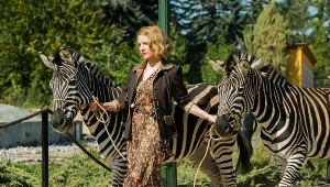 Jessica Chastain w scenie z filmu "Azyl"