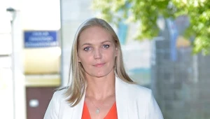 Dziecko musi wzrastać, wspierane przez dwa skrzydła - kobiece i męskie - przekonuje Dominika Figurska