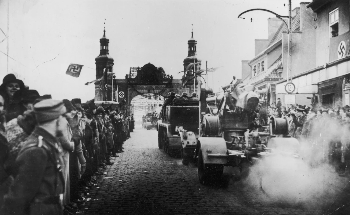 Przemarsz oddziałów niemieckich ulicami Kłajpedy
