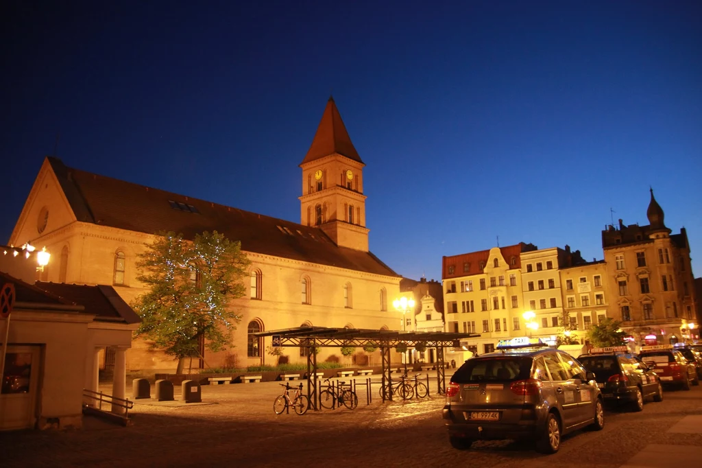 Rynek Nowego Miasta z Ratuszem Nowomiejskim