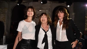 Jane Birkin z córkami Charlotte Gainsbourg (po lewej) i Lou Doillon (po prawej)