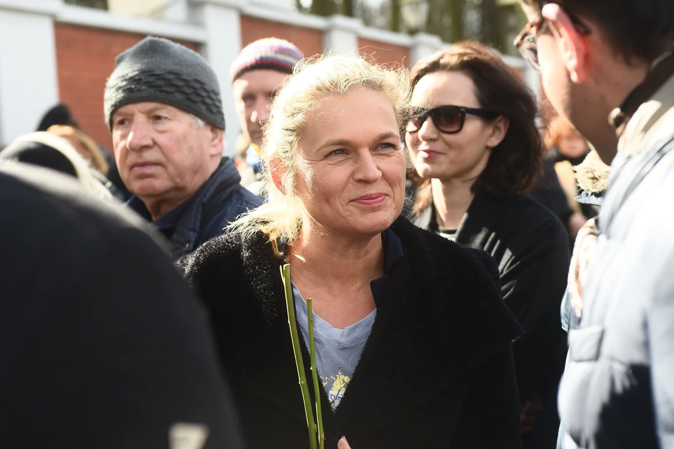 Barbara Nowacka na pogrzebie Wojciecha Młynarskiego Barbara Nowacka na pogrzebie Wojciecha Młynarskiego