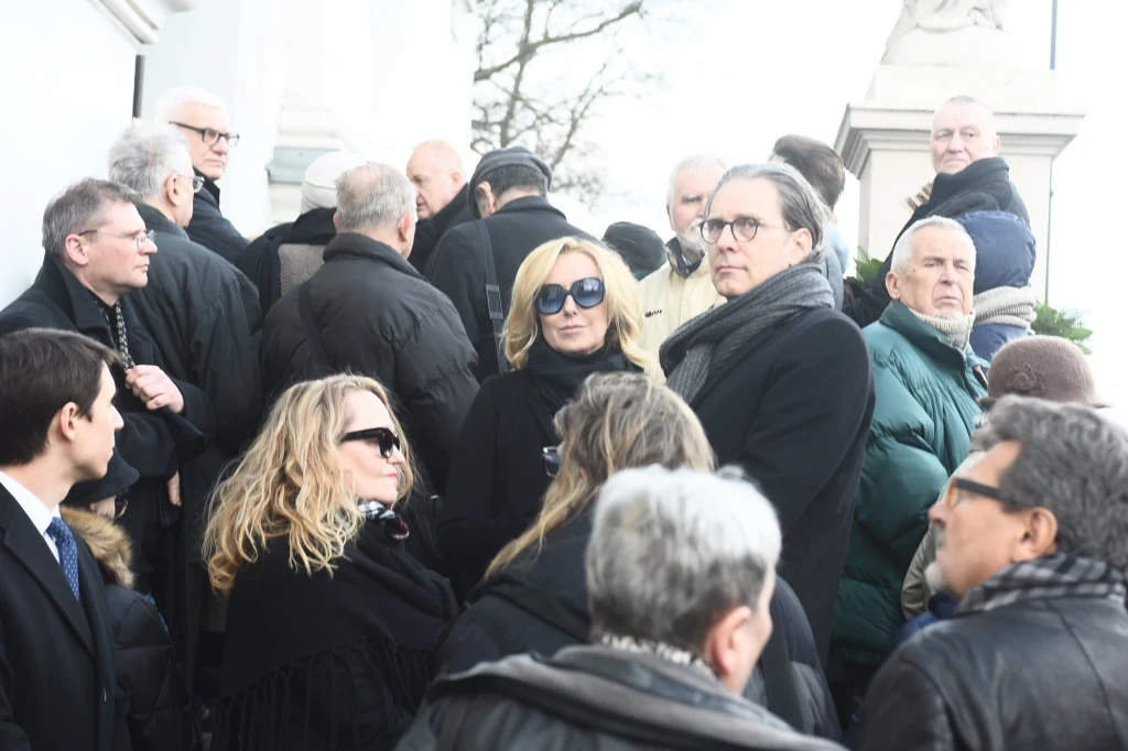 Agata Młynarska z mężem wśród tłumu Agata Młynarska z mężem wśród tłumu