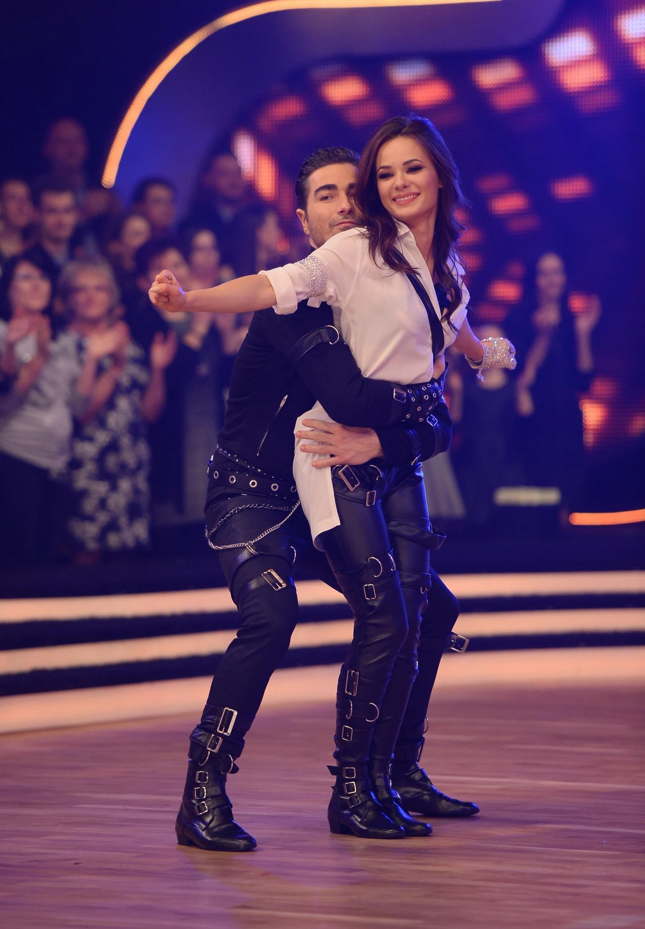 W 4. odcinku "Tańca z Gwiazdami" jurorzy po raz pierwszy w bieżącej edycji programu przyznali maksymalną ocenę - 40 punktów. 