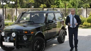 Vladimir Putin i  Łada Niva off-road 