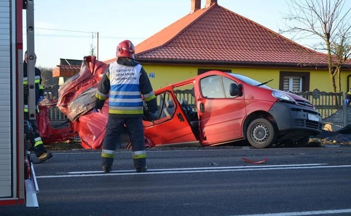 Oplem Vivaro jechało 9 osób / źródło: codziennikmlawski.pl