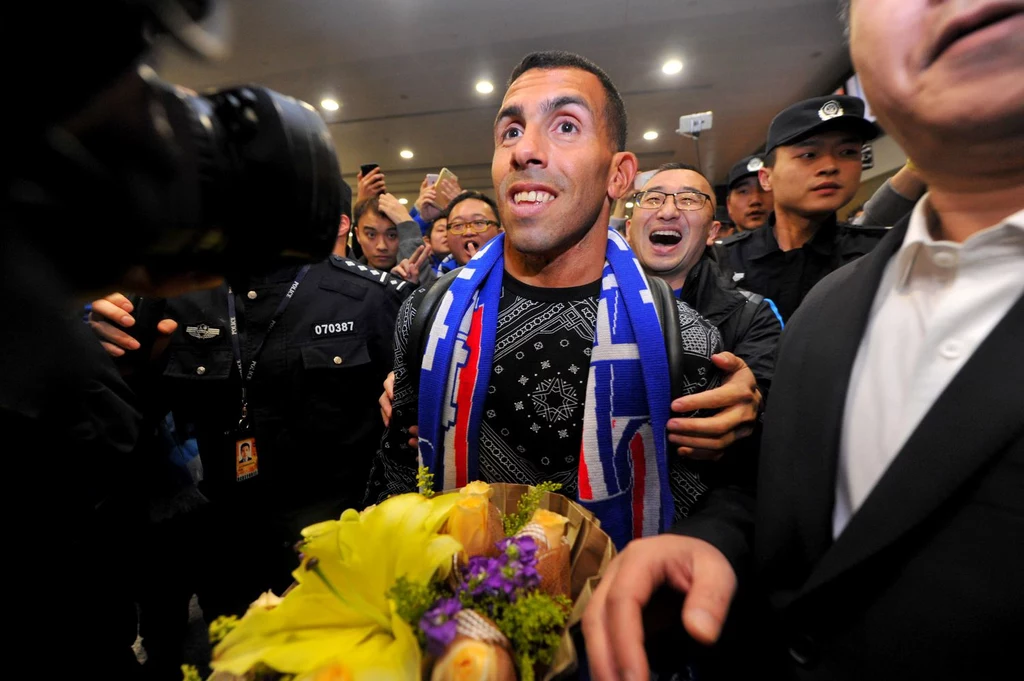 Carlos Tevez to jeden z najbardziej znanych piłkarzy w Shanghai Shenhua