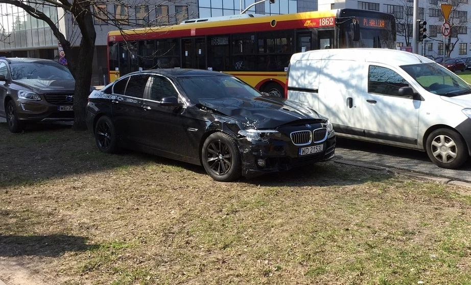 BMW serii 5 zderzyło się z Volvo XC60