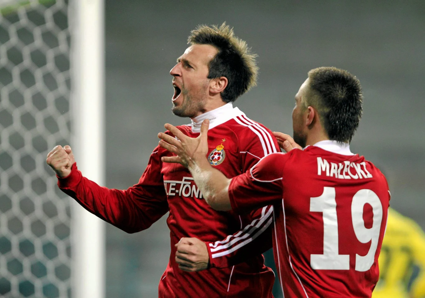 Maciej Żurawski (L) w barwach Wisły Kraków Maciej Żurawski (L) w barwach Wisły Kraków