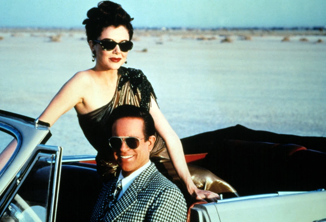 Na planie filmu "Bugsy" (1991) Barry'ego Levinsona Beatty poznał Annette Benning. Rok później aktorska para pobrała się i pozostaje małżeństwem po dziś dzień. 

Beatty i Benning mają czwórkę dzieci. Najstarsza córka Kathlyn w 2006 roku zmieniła płeć.