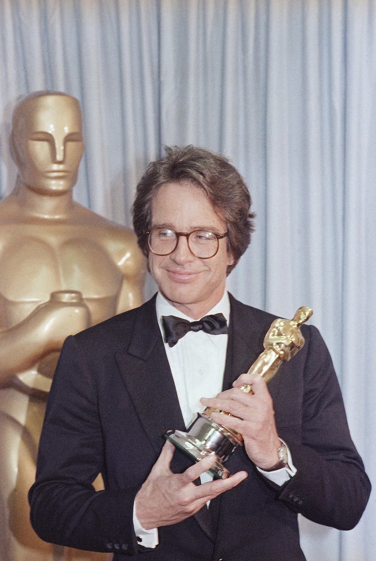 Warren Beatty zapisał się w historii Oscarów jeszcze z innego powodu. Jest pierwszym i jak dotąd jedynym filmowcem, który aż dwukrotnie nominowany był za jeden film w czterech najważniejszych kategoriach: aktor, reżyser, scenarzysta i producent. ("Niebiosa mogą zaczekać", 1978 i "Czerwoni", 1981)

Mimo aż 14 nominacji do Oscara statuetkę Akademii otrzymał tylko raz - za reżyserię filmu "Czerwoni".