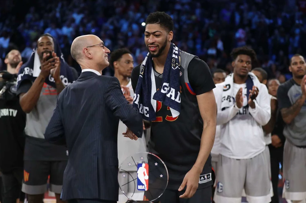 Adam Silver (z lewej) Adam Silver (z lewej)