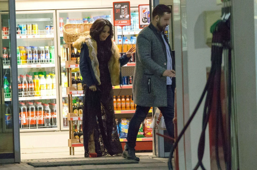 Steczkowska na stacji benzynowej Steczkowska na stacji benzynowej