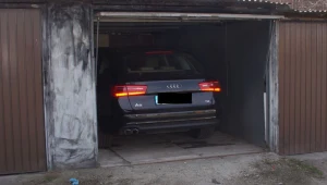 Policjanci znaleźli samochód w jednym z garaży na terenie Głogowa