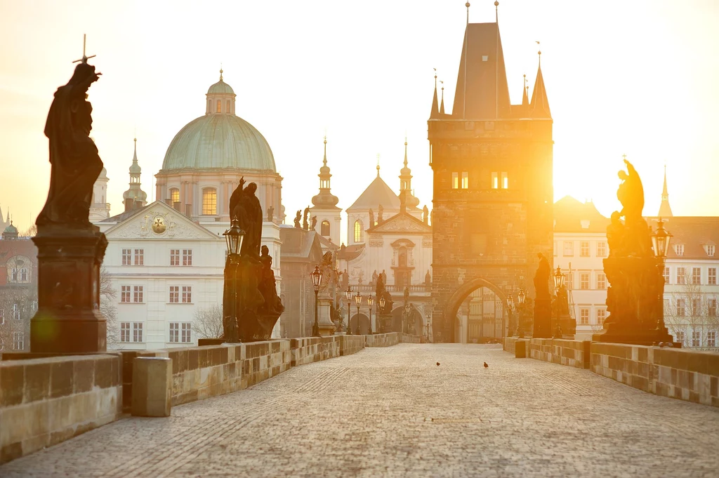 Most Karola w Pradze. Czesi cieszą się ze spadku inflacji we wrześniu. Zdj. ilustracyjne